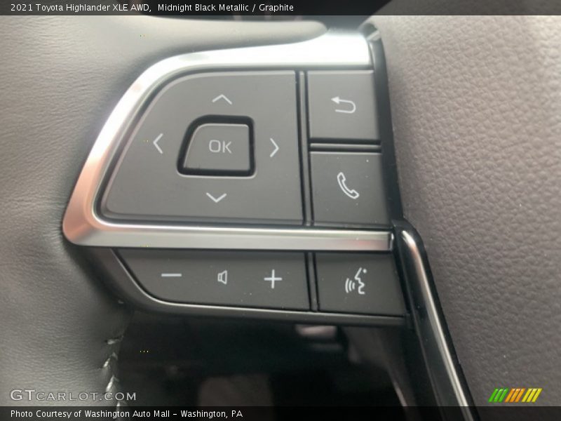 Midnight Black Metallic / Graphite 2021 Toyota Highlander XLE AWD