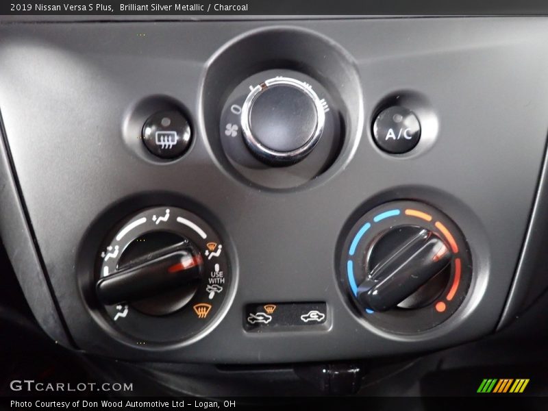 Brilliant Silver Metallic / Charcoal 2019 Nissan Versa S Plus