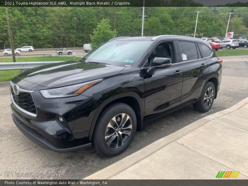 Midnight Black Metallic / Graphite 2021 Toyota Highlander XLE AWD