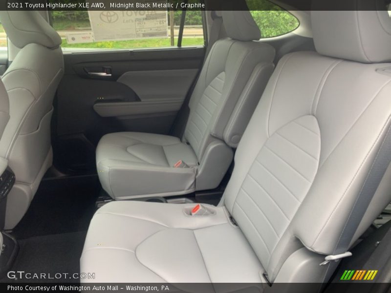 Midnight Black Metallic / Graphite 2021 Toyota Highlander XLE AWD
