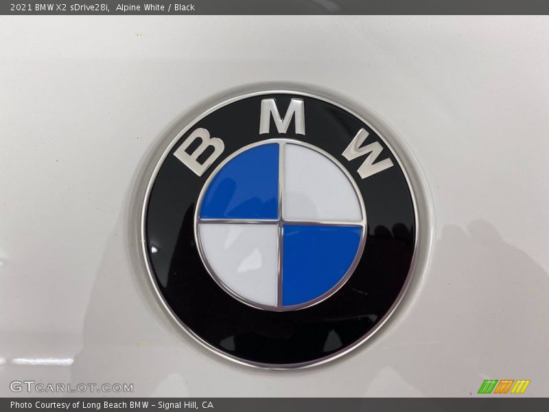 Alpine White / Black 2021 BMW X2 sDrive28i