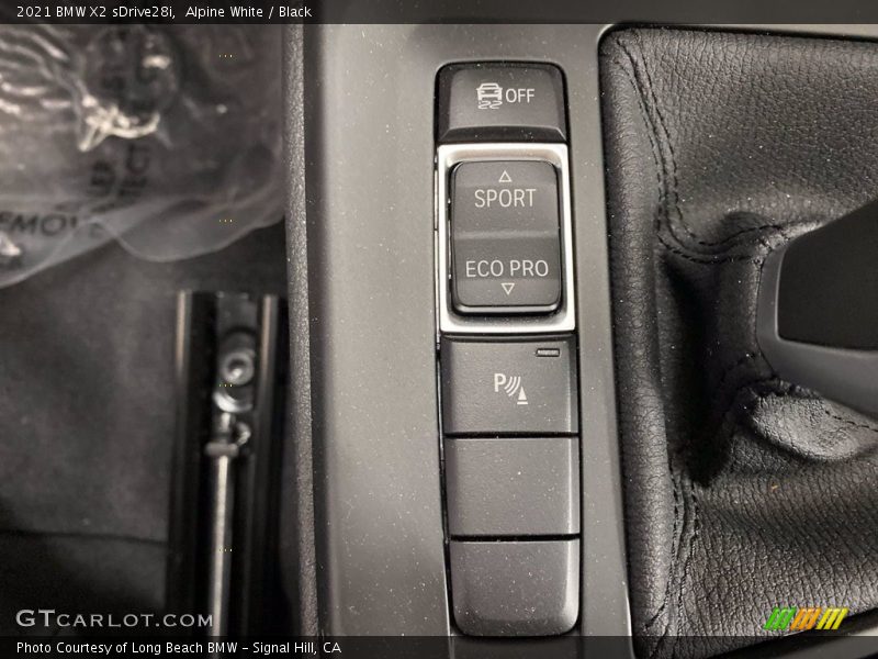 Alpine White / Black 2021 BMW X2 sDrive28i