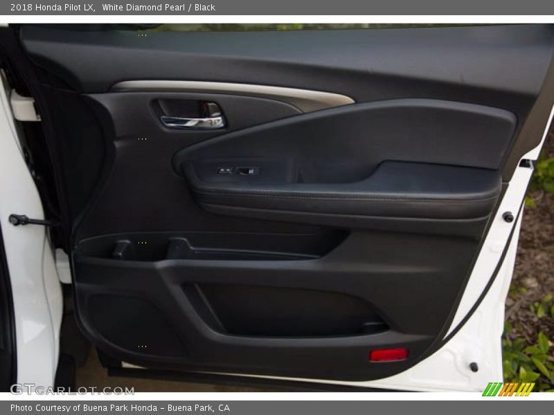 White Diamond Pearl / Black 2018 Honda Pilot LX