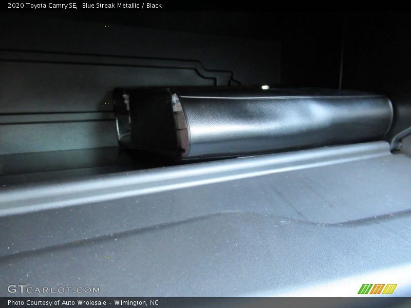 Blue Streak Metallic / Black 2020 Toyota Camry SE