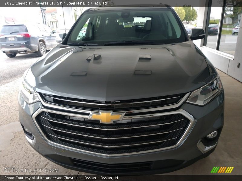 Satin Steel Metallic / Jet Black 2021 Chevrolet Traverse LT