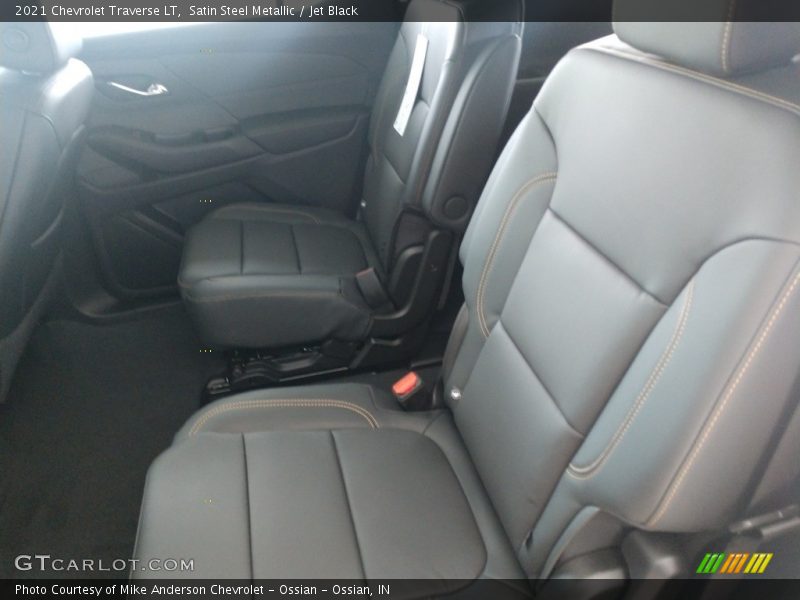 Satin Steel Metallic / Jet Black 2021 Chevrolet Traverse LT