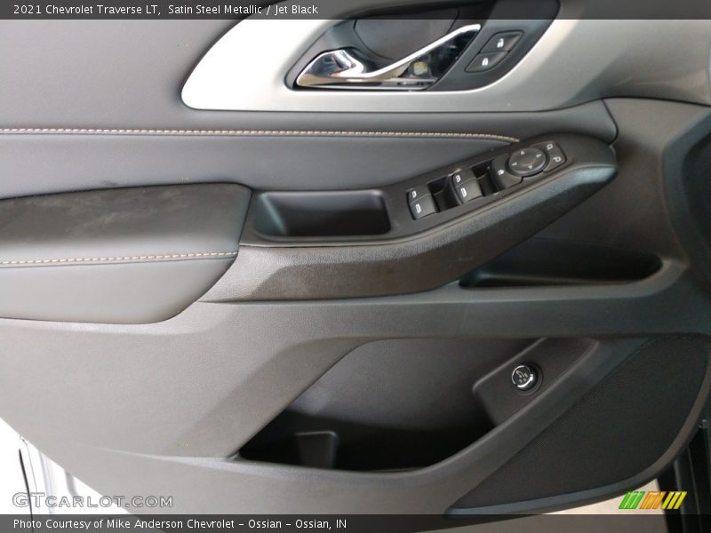 Satin Steel Metallic / Jet Black 2021 Chevrolet Traverse LT