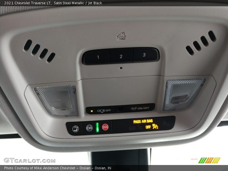 Satin Steel Metallic / Jet Black 2021 Chevrolet Traverse LT