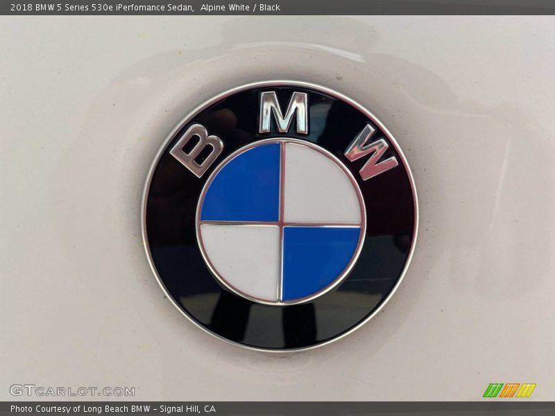 Alpine White / Black 2018 BMW 5 Series 530e iPerfomance Sedan