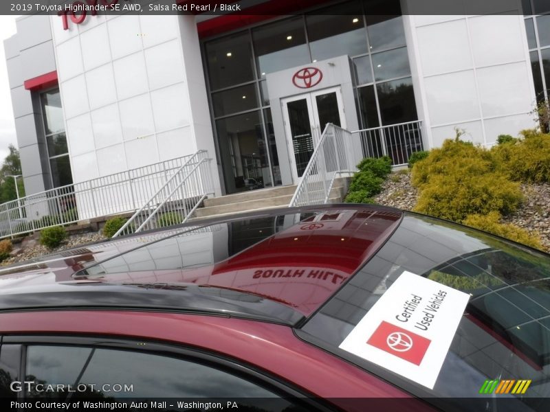 Salsa Red Pearl / Black 2019 Toyota Highlander SE AWD