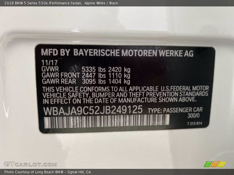 Alpine White / Black 2018 BMW 5 Series 530e iPerfomance Sedan
