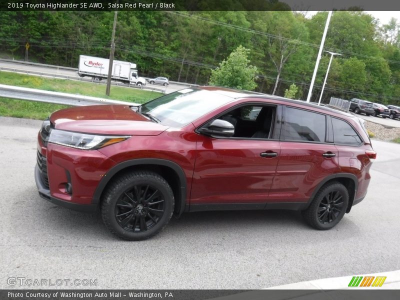 Salsa Red Pearl / Black 2019 Toyota Highlander SE AWD