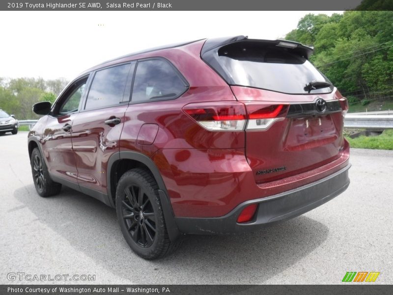 Salsa Red Pearl / Black 2019 Toyota Highlander SE AWD