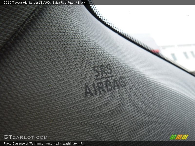 Salsa Red Pearl / Black 2019 Toyota Highlander SE AWD