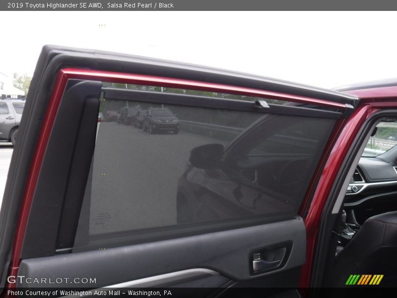 Salsa Red Pearl / Black 2019 Toyota Highlander SE AWD