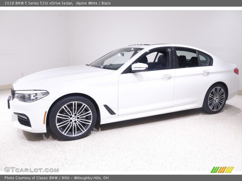 Alpine White / Black 2018 BMW 5 Series 530i xDrive Sedan