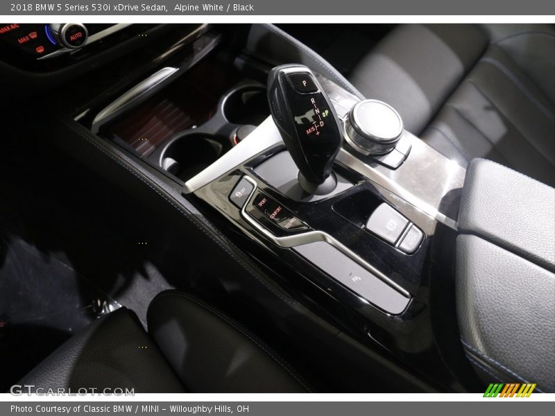Alpine White / Black 2018 BMW 5 Series 530i xDrive Sedan
