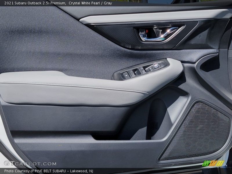 Crystal White Pearl / Gray 2021 Subaru Outback 2.5i Premium