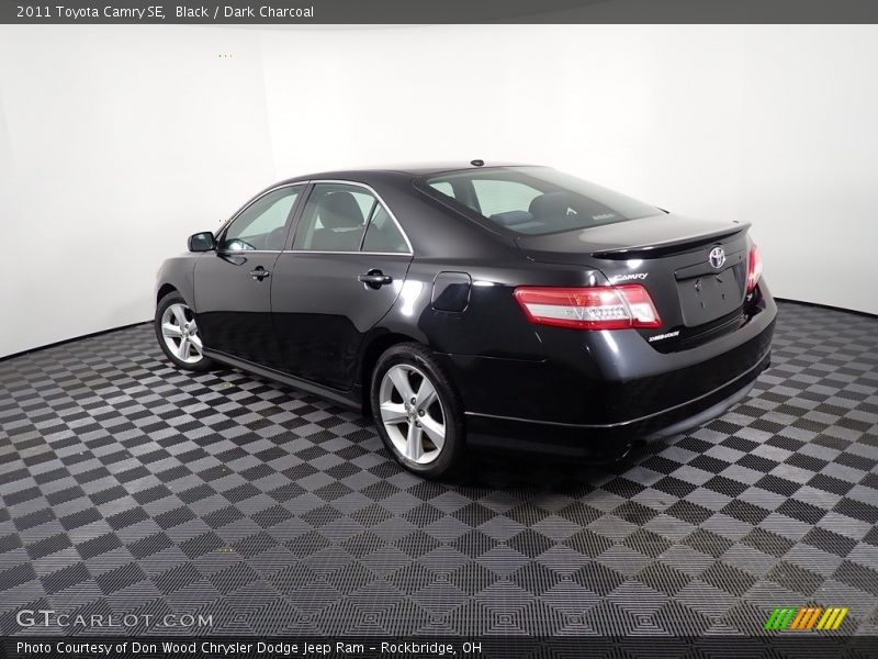 Black / Dark Charcoal 2011 Toyota Camry SE