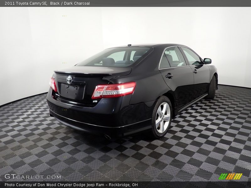 Black / Dark Charcoal 2011 Toyota Camry SE