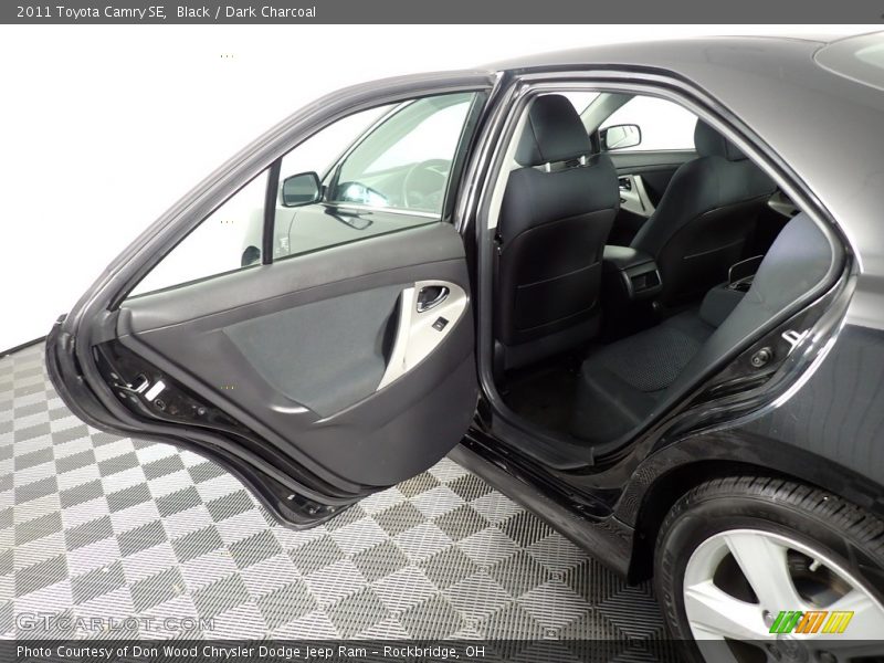 Black / Dark Charcoal 2011 Toyota Camry SE