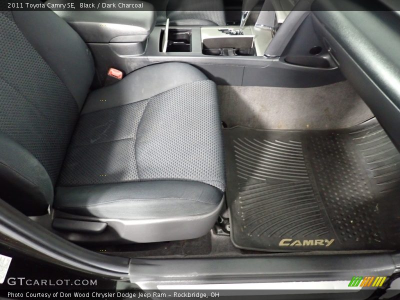 Black / Dark Charcoal 2011 Toyota Camry SE