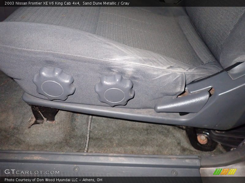 Sand Dune Metallic / Gray 2003 Nissan Frontier XE V6 King Cab 4x4