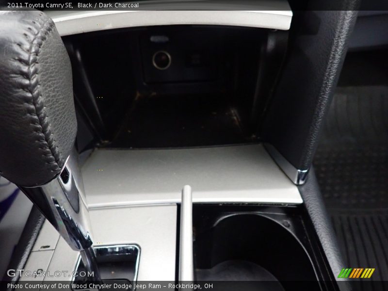 Black / Dark Charcoal 2011 Toyota Camry SE