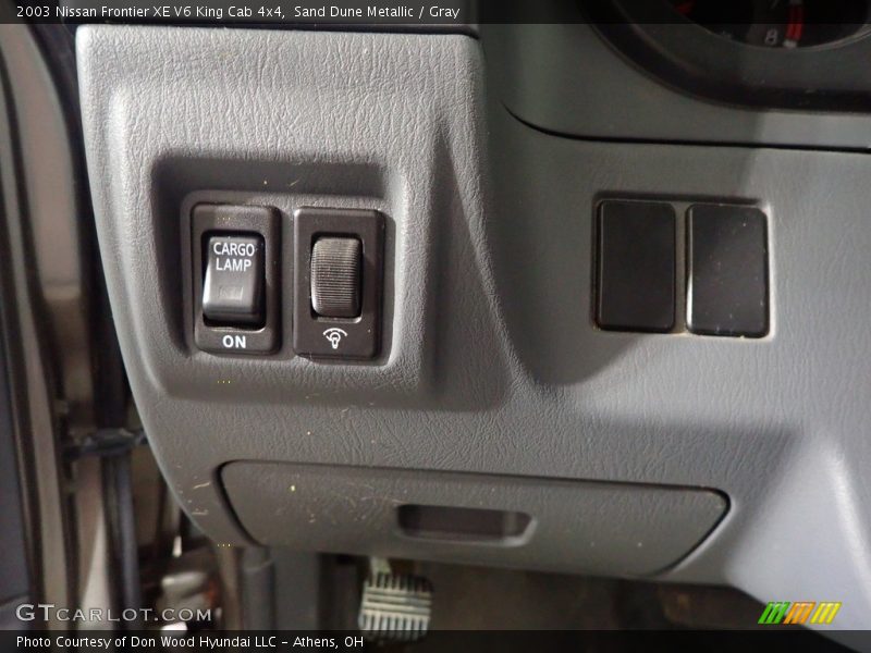Sand Dune Metallic / Gray 2003 Nissan Frontier XE V6 King Cab 4x4