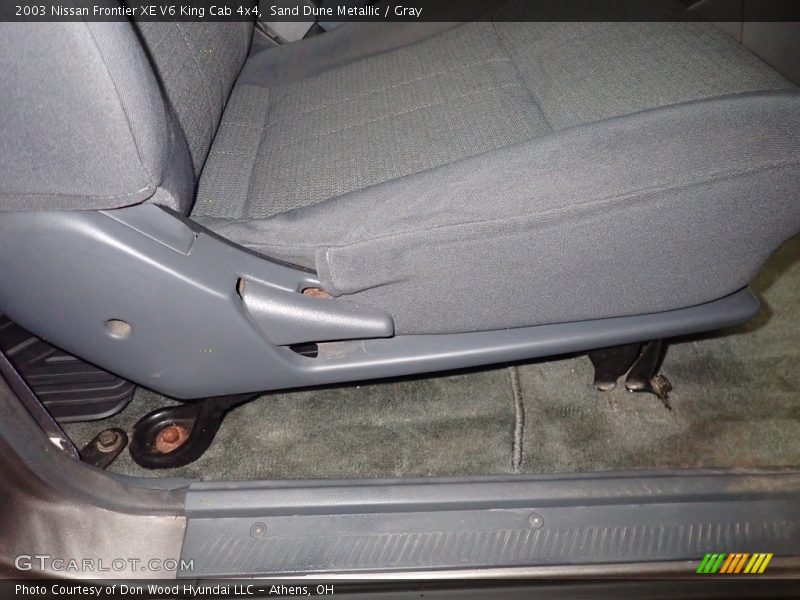 Sand Dune Metallic / Gray 2003 Nissan Frontier XE V6 King Cab 4x4
