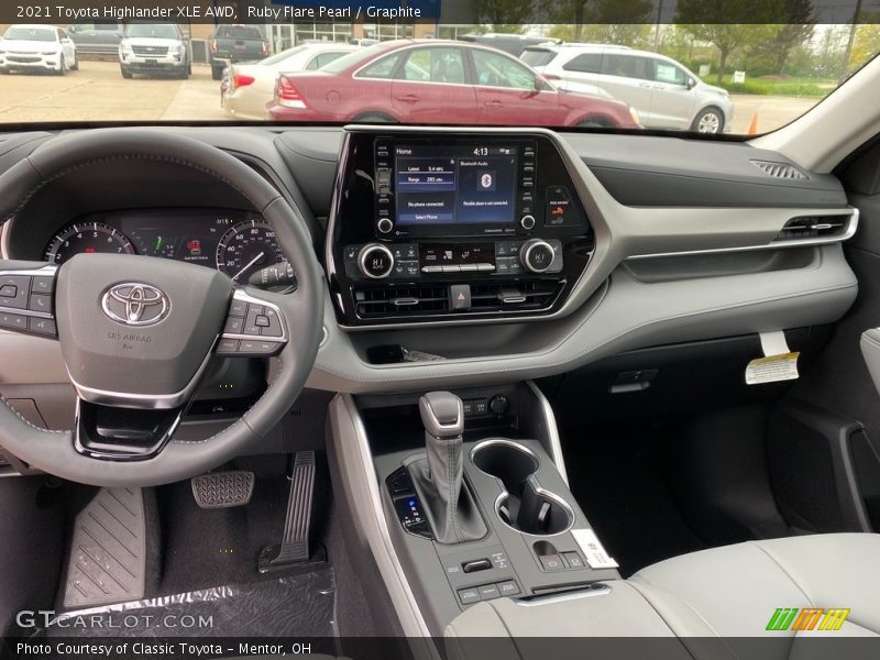 Ruby Flare Pearl / Graphite 2021 Toyota Highlander XLE AWD
