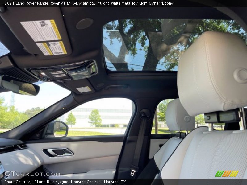 Yulong White Metallic / Light Oyster/Ebony 2021 Land Rover Range Rover Velar R-Dynamic S
