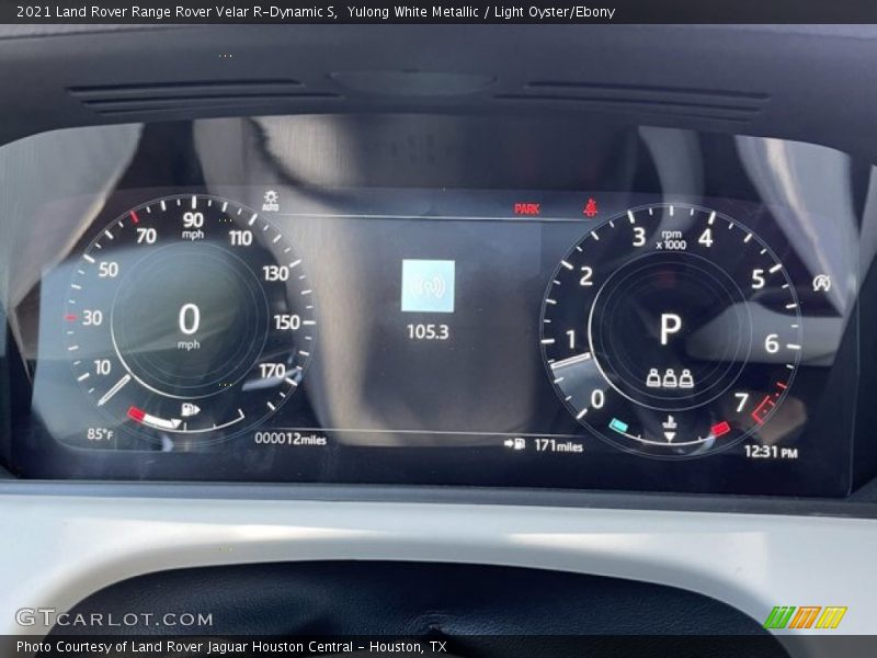 Yulong White Metallic / Light Oyster/Ebony 2021 Land Rover Range Rover Velar R-Dynamic S