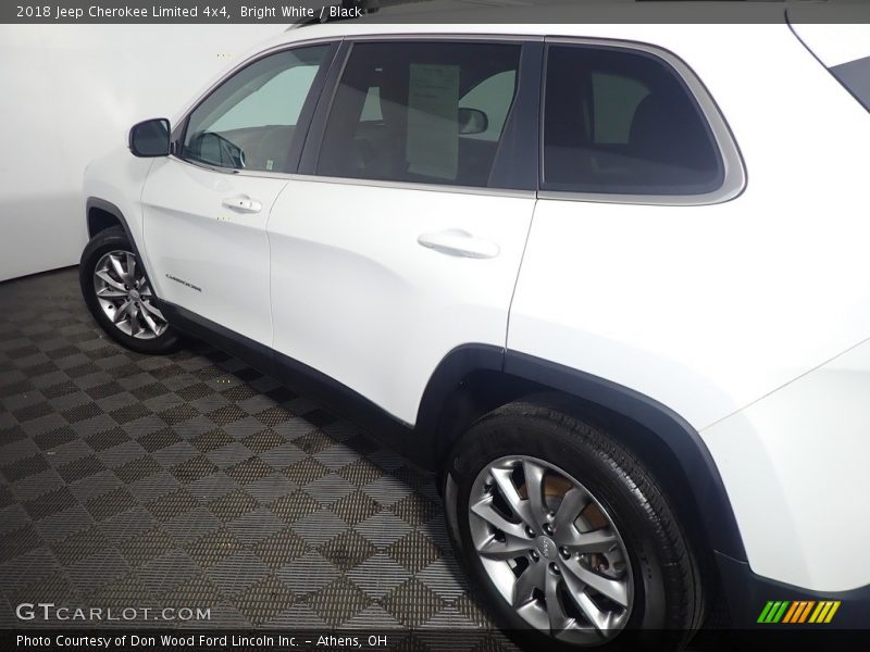 Bright White / Black 2018 Jeep Cherokee Limited 4x4