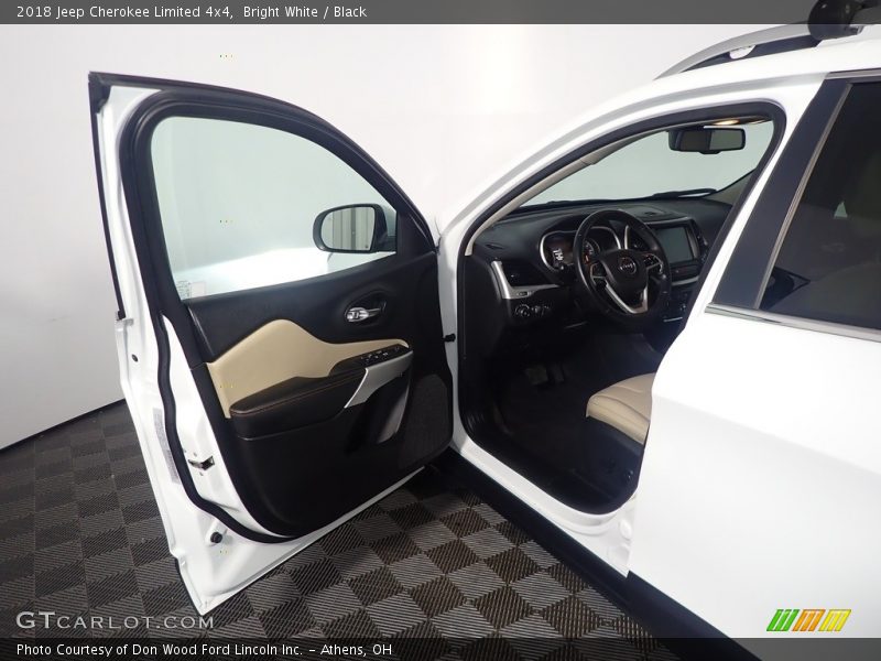 Bright White / Black 2018 Jeep Cherokee Limited 4x4