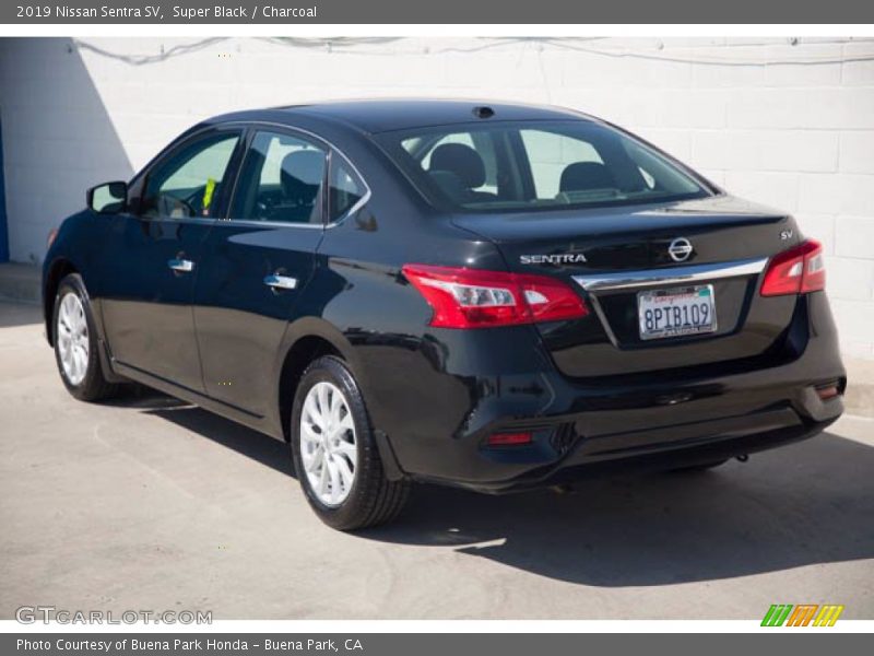 Super Black / Charcoal 2019 Nissan Sentra SV