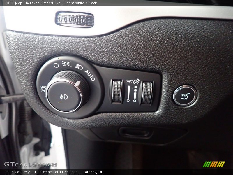 Bright White / Black 2018 Jeep Cherokee Limited 4x4