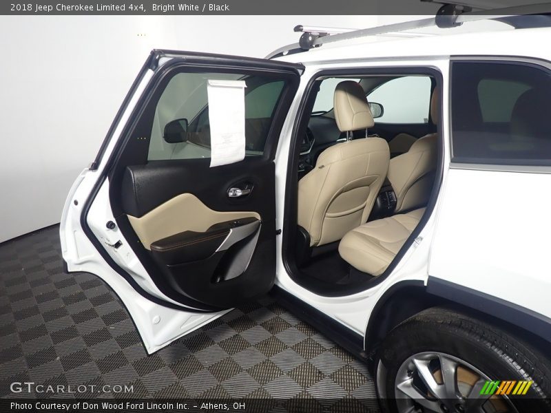 Bright White / Black 2018 Jeep Cherokee Limited 4x4