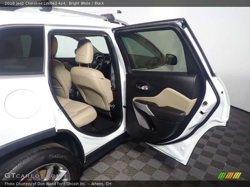 Bright White / Black 2018 Jeep Cherokee Limited 4x4