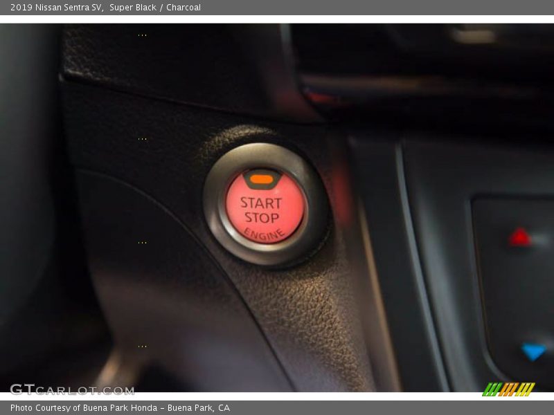 Super Black / Charcoal 2019 Nissan Sentra SV