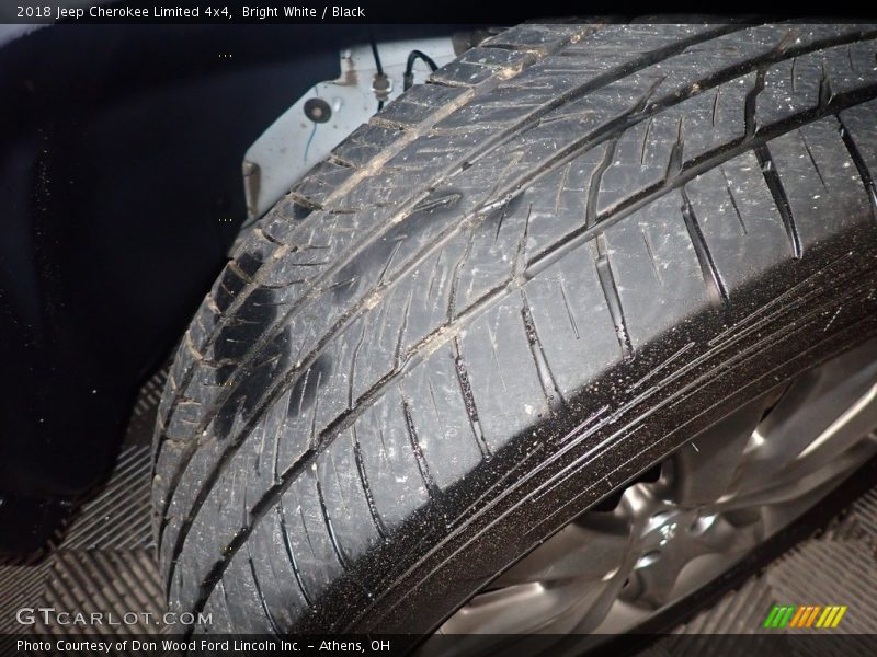 Bright White / Black 2018 Jeep Cherokee Limited 4x4