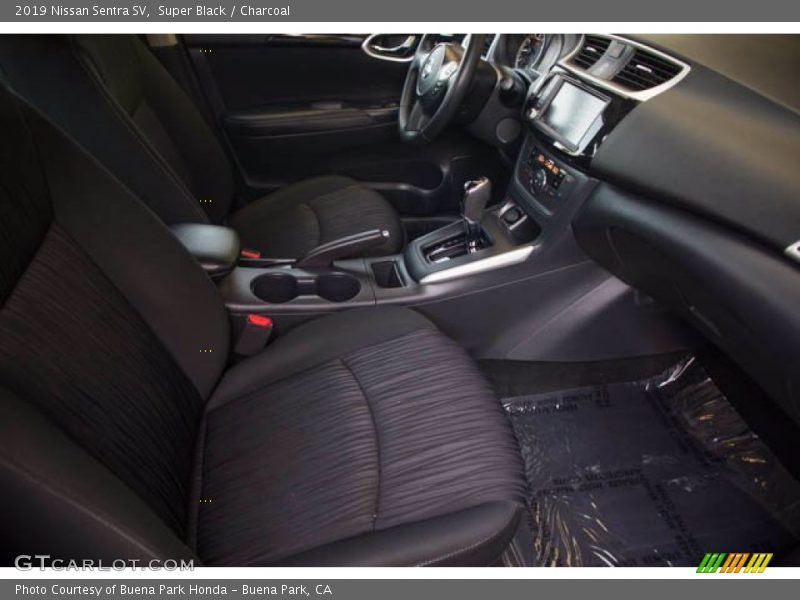Super Black / Charcoal 2019 Nissan Sentra SV