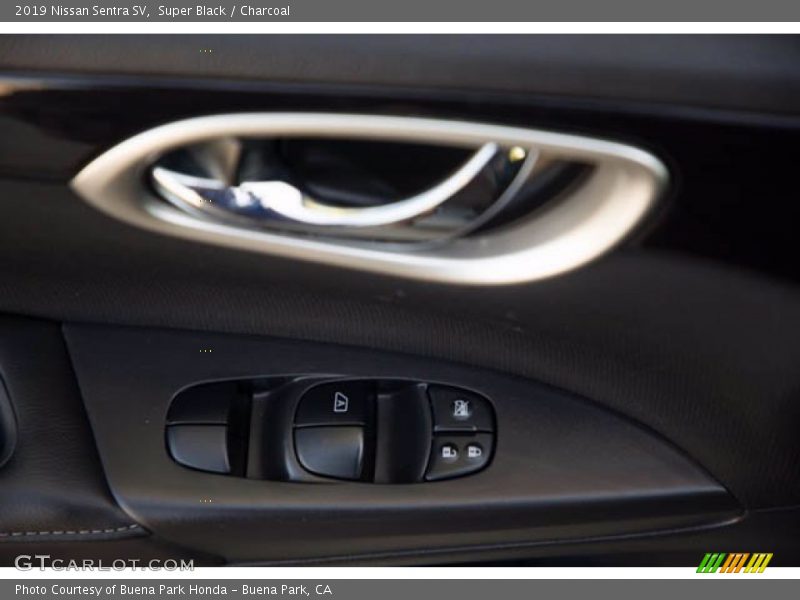 Super Black / Charcoal 2019 Nissan Sentra SV