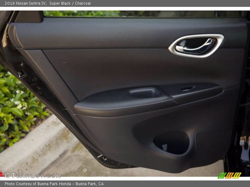 Super Black / Charcoal 2019 Nissan Sentra SV