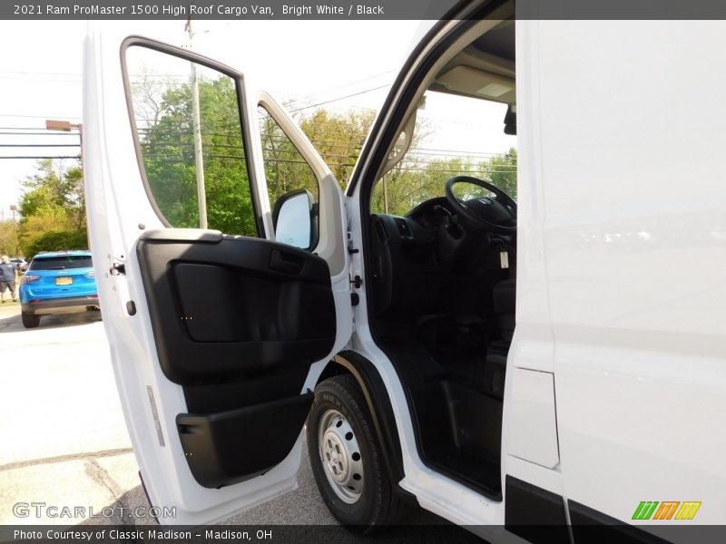 Bright White / Black 2021 Ram ProMaster 1500 High Roof Cargo Van