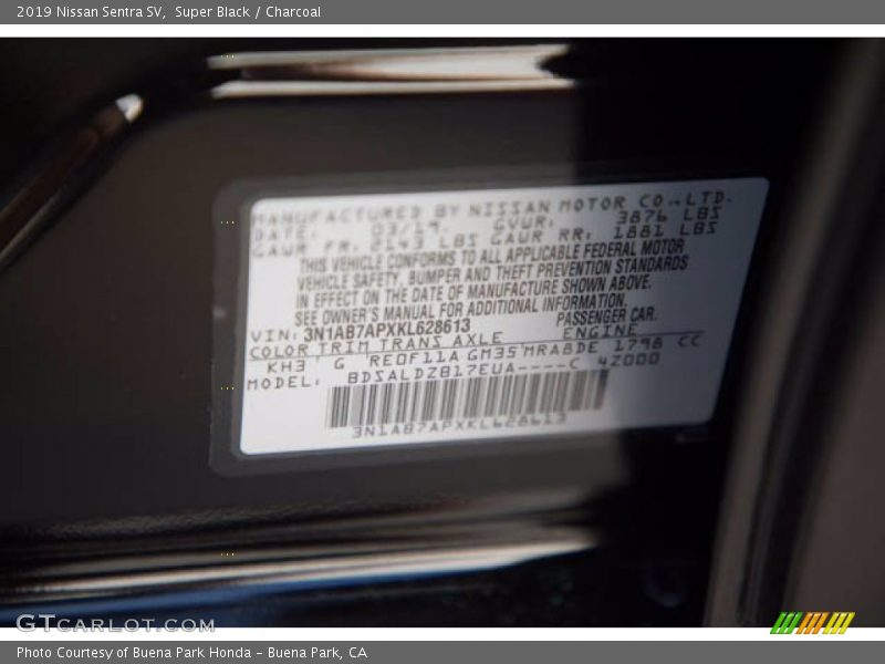 Super Black / Charcoal 2019 Nissan Sentra SV