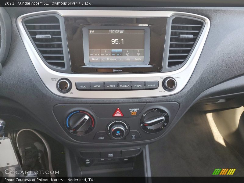 Olympus Silver / Black 2021 Hyundai Accent SE