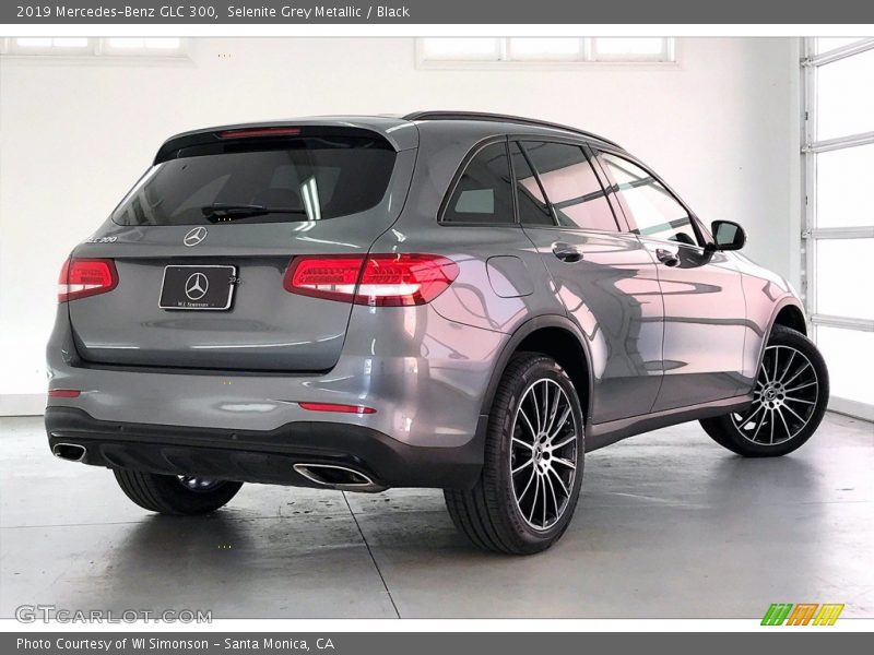 Selenite Grey Metallic / Black 2019 Mercedes-Benz GLC 300