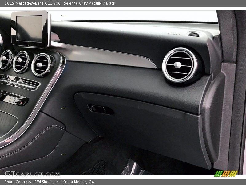 Selenite Grey Metallic / Black 2019 Mercedes-Benz GLC 300