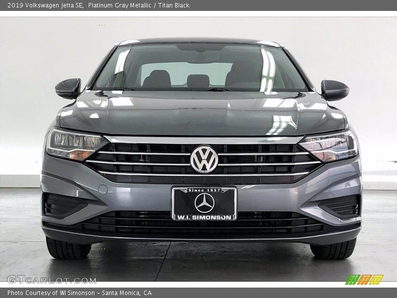 Platinum Gray Metallic / Titan Black 2019 Volkswagen Jetta SE